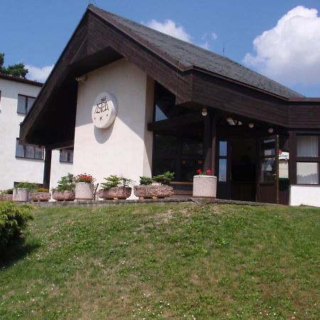 Hotel Astra Tuchlovice Εξωτερικό φωτογραφία