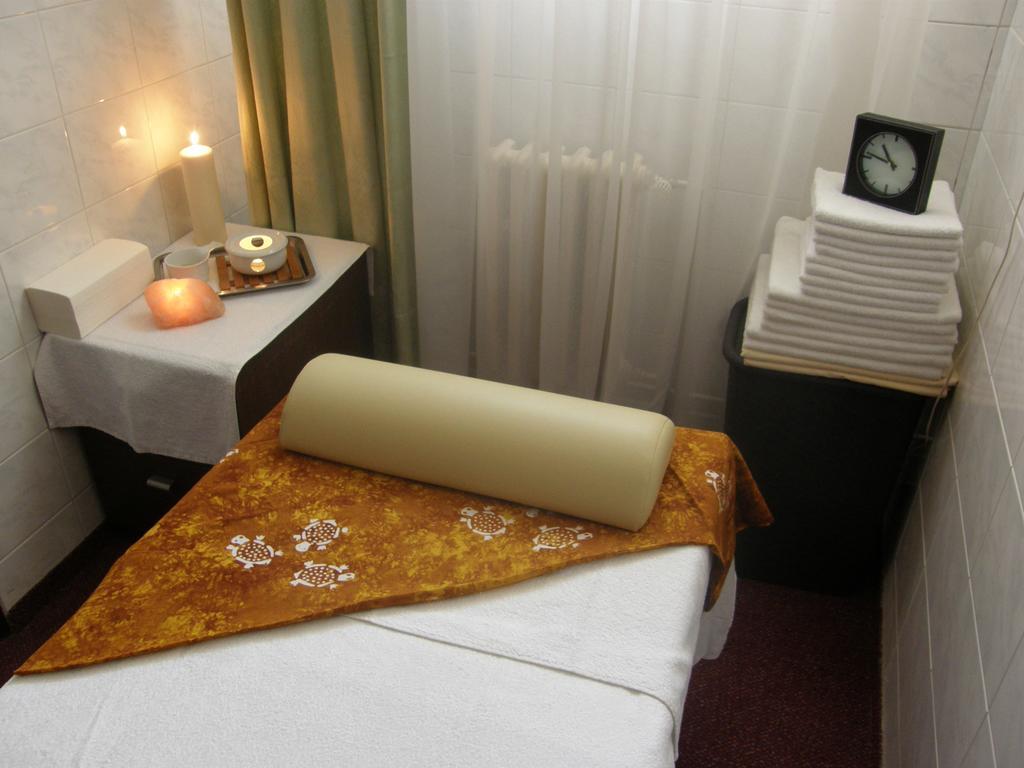 Hotel Astra Tuchlovice Εξωτερικό φωτογραφία