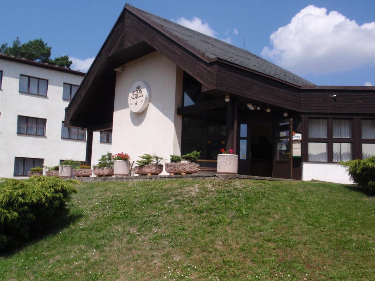 Hotel Astra Tuchlovice Εξωτερικό φωτογραφία